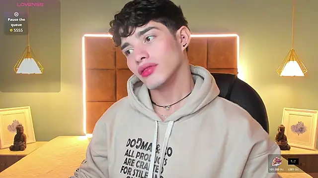 AlejooTwink online show from December 2, 2025, 12:22 am