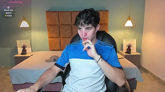 AlejooTwink online show from November 14, 2025, 3:05 pm