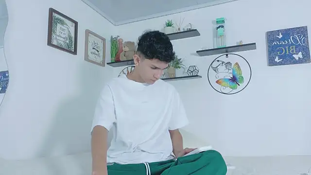 Noah tyler  online show from July 8, 2026, 7:47 pm