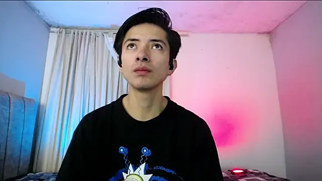 Yellowpokemon23 online show from April 8, 2026, 6:09 pm