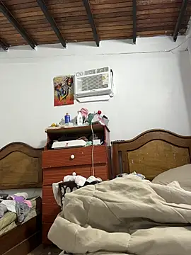 Snapshot of Leo_bunny_hot chatting on November 8, 2025, 6:55 pm Leo bunny hot online show from November 8, 2025, 6:55 pm