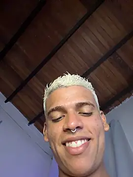 Snapshot of Leo_bunny_hot chatting on November 29, 2025, 1:28 am Leo bunny hot online show from November 29, 2025, 1:28 am