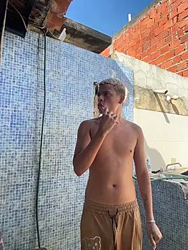 Snapshot of Leo_bunny_hot chatting on November 20, 2025, 7:14 pm Leo bunny hot online show from November 20, 2025, 7:14 pm