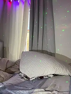 Snapshot of Leo_bunny_hot chatting on December 1, 2025, 8:53 pm Leo bunny hot online show from December 1, 2025, 8:53 pm