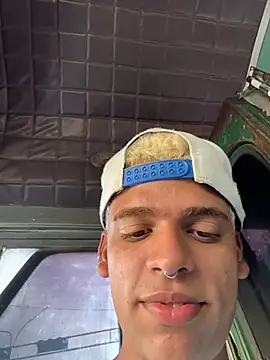 Snapshot of Leo_bunny_hot chatting on November 9, 2025, 8:24 pm Leo bunny hot online show from November 9, 2025, 8:24 pm