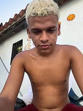 Snapshot of Leo_bunny_hot chatting on November 27, 2025, 7:25 pm Leo bunny hot online show from November 27, 2025, 7:25 pm