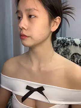 Snapshot of QING-QING-66 chatting on December 30, 2024, 12:31 pm QING-QING-66 online show from December 30, 2024, 12:31 pm