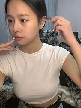 Snapshot of QING-QING-66 chatting on December 29, 2024, 5:54 pm QING-QING-66 online show from December 29, 2024, 5:54 pm