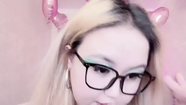 Snapshot of amelia_sunlight chatting on February 17, 2025, 12:22 am amelia sunlight online show from February 17, 2025, 12:22 am