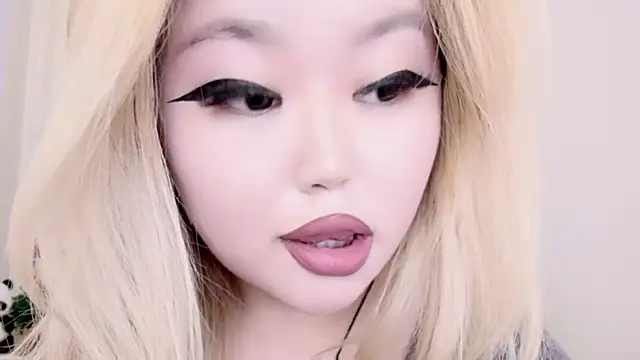 Snapshot of amelia_sunlight chatting on March 14, 2025, 1:27 am amelia sunlight online show from March 14, 2025, 1:27 am