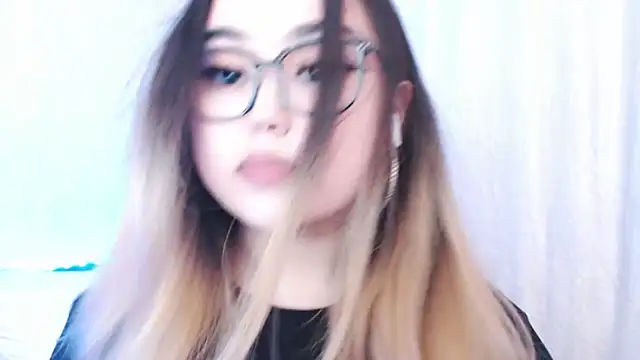 Snapshot of amelia_sunlight chatting on May 26, 2026, 3:43 pm amelia sunlight online show from May 26, 2026, 3:43 pm