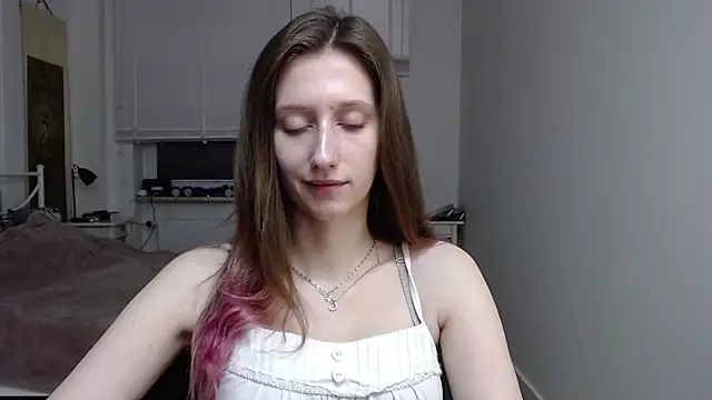 LUNA delight online show from December 17, 2025, 6:40 am