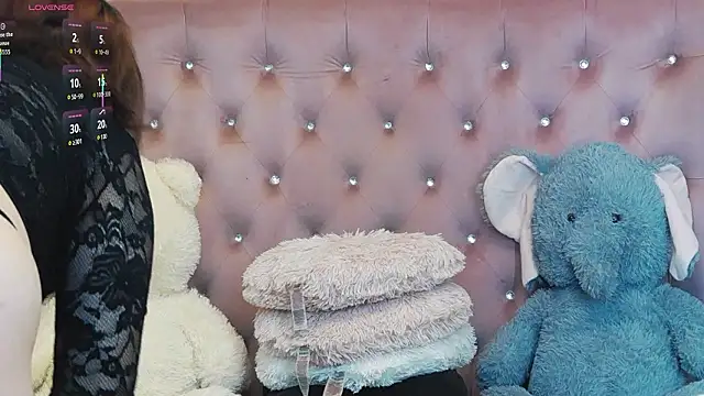 Snapshot of SophiaStarr chatting on February 8, 2026, 8:28 pm SophiaStarr online show from February 8, 2026, 8:28 pm