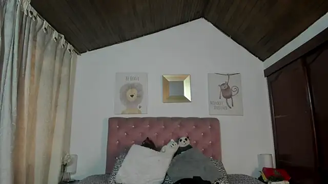 Snapshot of CelessteRedds chatting on January 14, 2026, 11:47 am CelessteRedds online show from January 14, 2026, 11:47 am