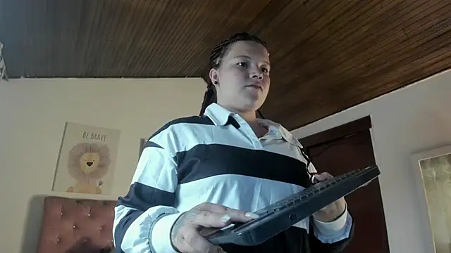 Snapshot of CelessteRedds chatting on January 6, 2026, 11:47 am CelessteRedds online show from January 6, 2026, 11:47 am