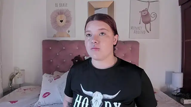 Snapshot of CelessteRedds chatting on December 18, 2025, 11:25 am CelessteRedds online show from December 18, 2025, 11:25 am