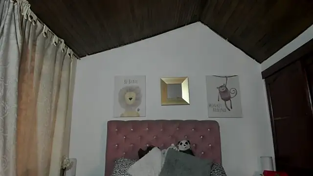 Snapshot of CelessteRedds chatting on January 15, 2026, 11:35 am CelessteRedds online show from January 15, 2026, 11:35 am