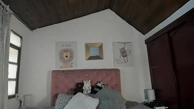 Snapshot of CelessteRedds chatting on December 20, 2025, 11:46 am CelessteRedds online show from December 20, 2025, 11:46 am