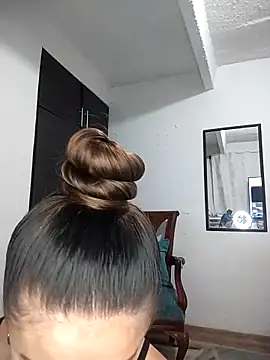 Venus-Wood online show from October 24, 2025, 7:13 pm