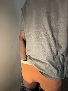 Snapshot of ADilil chatting on January 9, 2026, 3:46 am ADilil online show from January 9, 2026, 3:46 am