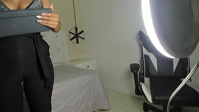 Snapshot of Slut_Milf_ chatting on February 19, 2025, 7:26 pm Slut Milf  online show from February 19, 2025, 7:26 pm