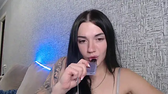 Snapshot of Liana_diva chatting on October 5, 2025, 6:53 pm Liana diva online show from October 5, 2025, 6:53 pm