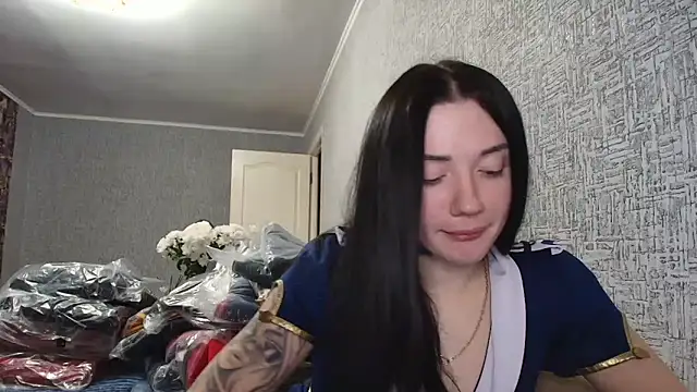 Liana diva online show from February 15, 2026, 4:50 pm