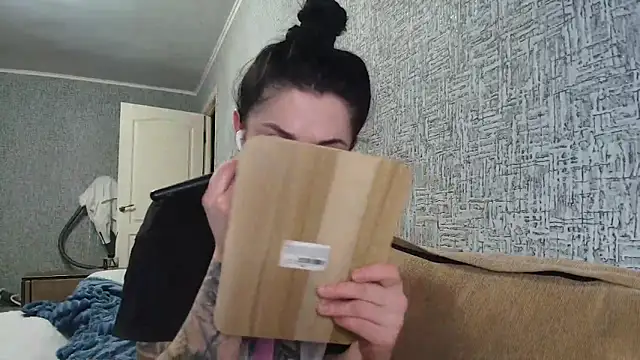 Liana diva online show from February 28, 2026, 7:35 pm