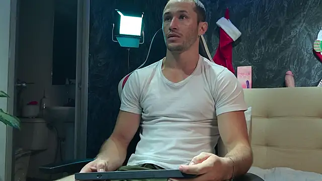 Snapshot of AxelFairchaild chatting on December 5, 2025, 1:43 pm AxelFairchaild online show from December 5, 2025, 1:43 pm