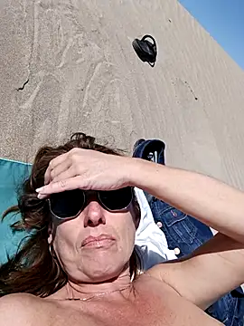 Snapshot of misslynexxx chatting on April 8, 2026, 12:50 pm misslynexxx online show from April 8, 2026, 12:50 pm