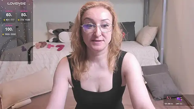 Snapshot of MadissonKiss chatting on April 30, 2026, 11:53 pm MadissonKiss online show from April 30, 2026, 11:53 pm