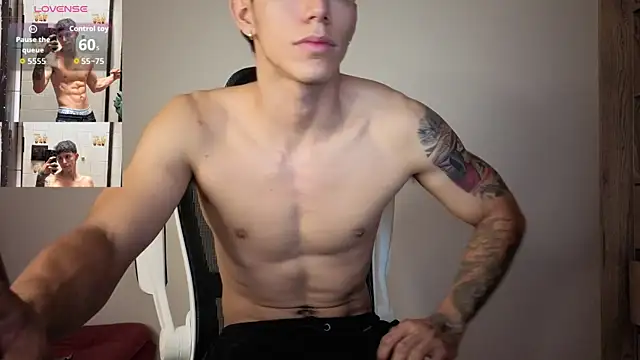 Snapshot of Cristopher23_ chatting on December 21, 2025, 10:17 am Cristopher23 online show from December 21, 2025, 10:17 am