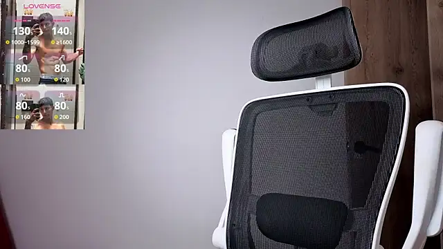 Snapshot of Cristopher23_ chatting on October 25, 2025, 10:03 am Cristopher23 online show from October 25, 2025, 10:03 am