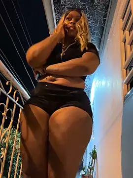 Snapshot of Lilybaudinx96 chatting on January 6, 2026, 5:44 am Lilybaudinx96 online show from January 6, 2026, 5:44 am