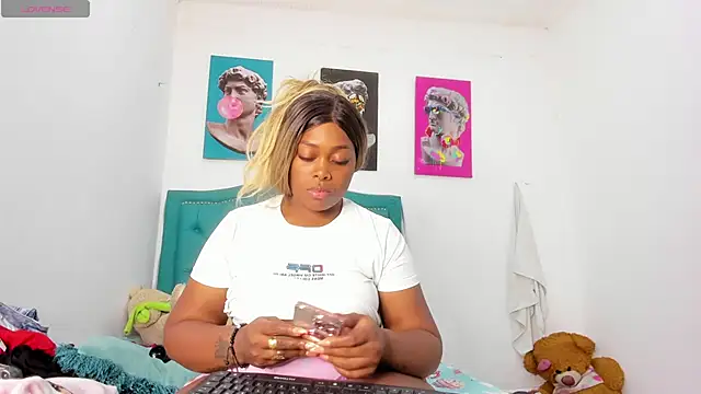 Snapshot of Lilybaudinx96 chatting on February 12, 2026, 2:11 am Lilybaudinx96 online show from February 12, 2026, 2:11 am