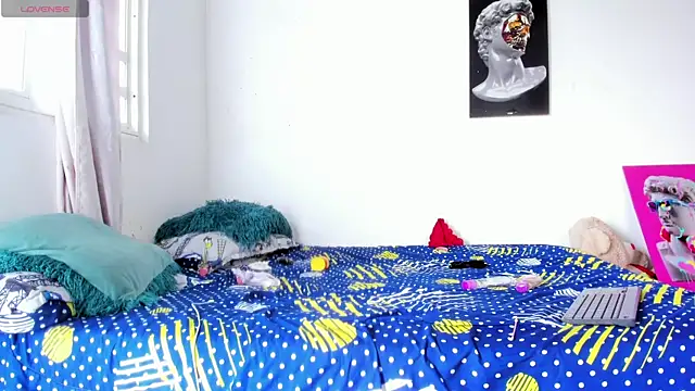 Snapshot of Lilybaudinx96 chatting on November 29, 2025, 5:24 pm Lilybaudinx96 online show from November 29, 2025, 5:24 pm