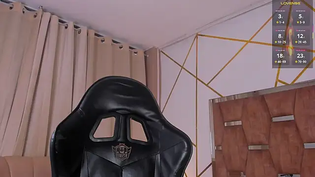 AkazaBoy  online show from April 9, 2026, 6:19 am