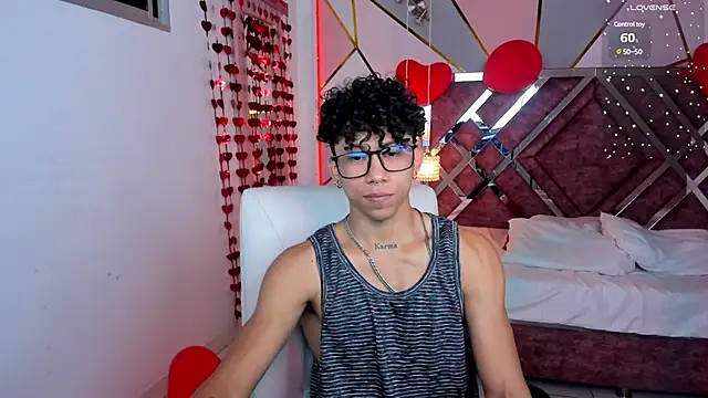 AkazaBoy  online show from February 27, 2025, 4:57 am