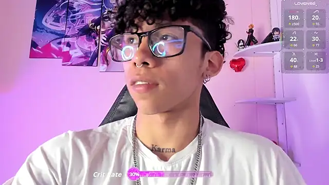 AkazaBoy  online show from September 21, 2025, 4:06 am