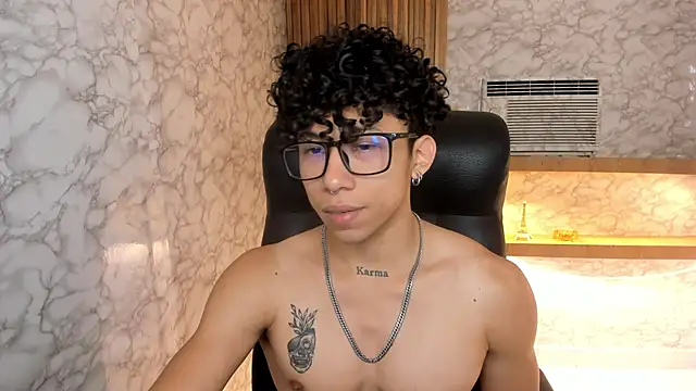 AkazaBoy  online show from March 12, 2025, 8:20 pm