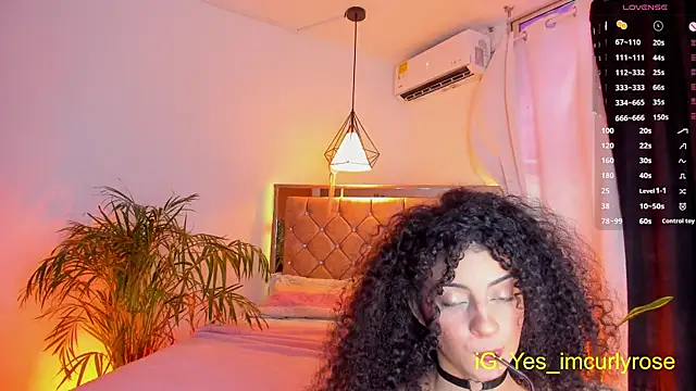 CurlyRose   online show from October 3, 2025, 10:11 pm