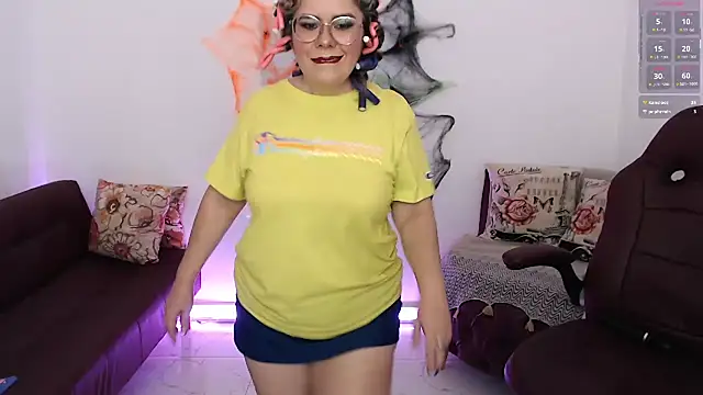 Snapshot of Serenay_ chatting on October 31, 2025, 5:09 pm Serenay online show from October 31, 2025, 5:09 pm