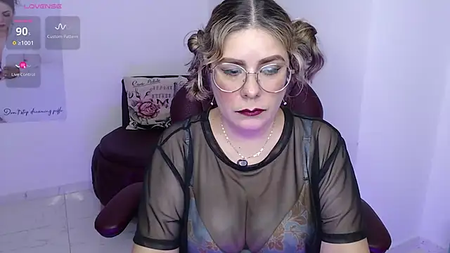 Snapshot of Serenay_ chatting on February 13, 2025, 11:26 pm Serenay  online show from February 13, 2025, 11:26 pm