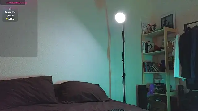 Snapshot of Space_X_Roxy_ chatting on February 17, 2025, 5:44 pm Space X Roxy online show from February 17, 2025, 5:44 pm