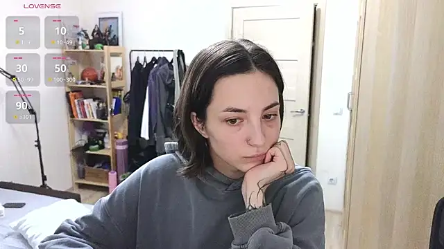 Snapshot of Space_X_Roxy_ chatting on November 1, 2025, 6:24 pm Space X Roxy online show from November 1, 2025, 6:24 pm