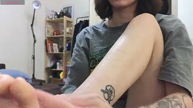 Snapshot of Space_X_Roxy_ chatting on November 9, 2025, 5:50 pm Space X Roxy online show from November 9, 2025, 5:50 pm