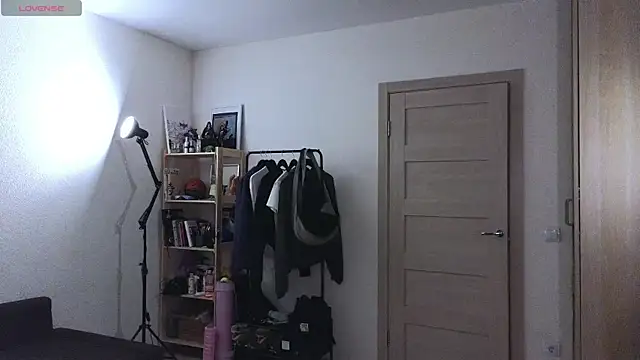 Snapshot of Space_X_Roxy_ chatting on October 7, 2025, 6:42 pm Space X Roxy online show from October 7, 2025, 6:42 pm