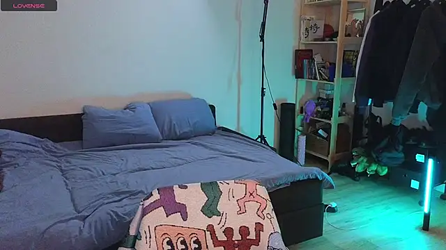 Snapshot of Space_X_Roxy_ chatting on March 3, 2025, 5:09 pm Space X Roxy online show from March 3, 2025, 5:09 pm