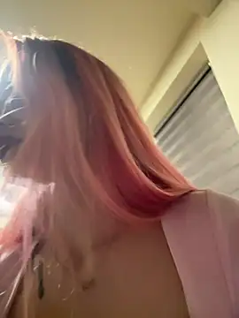 Snapshot of CassieFox_ chatting on March 13, 2025, 5:39 pm CassieFox online show from March 13, 2025, 5:39 pm