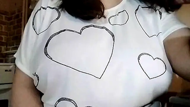 Snapshot of AalinnaK chatting on November 29, 2025, 3:45 pm AalinnaK online show from November 29, 2025, 3:45 pm